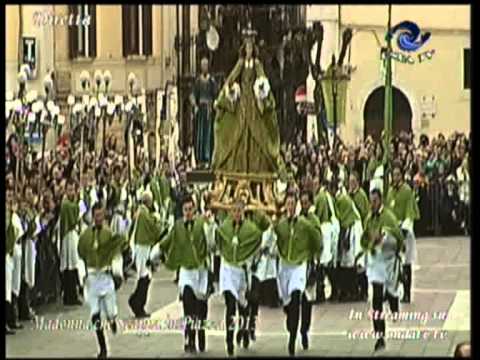 -2013-03-31-12h30m13s-ONDA TV Madonna che scappa in piazza