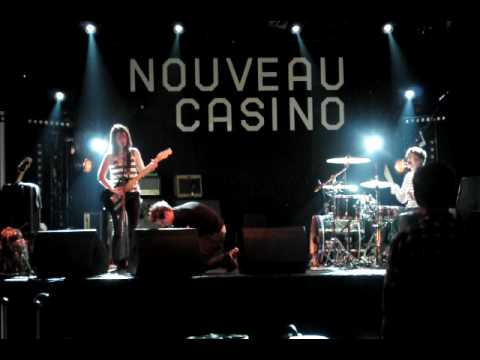 Blood Red Shoes - Heartsink (soudcheck)  @ Nouveau Casino, Paris 2010