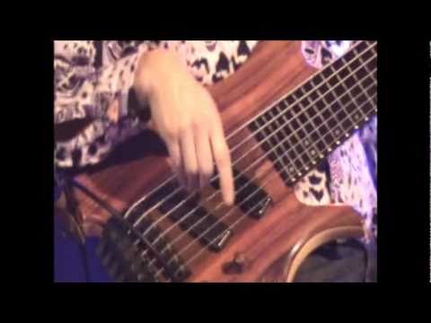 Zeca de Oliveira 7 string bass  European Bassday 2007 (part 1 of 2)