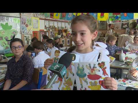 Kiállítást rendeztek a Feszty iskola negyedikesei, a "lépésről-lépésre" program keretében.