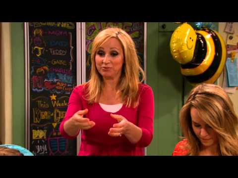 Good Luck Charlie 4.08 (Clip)