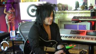 Steve Stevens demonstrates how to use a Ray gun with your guitar