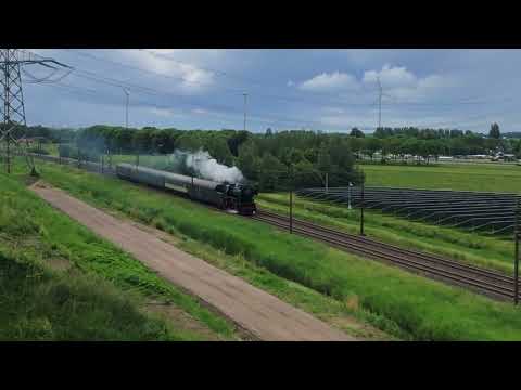SSN 23 023 passes the Wilgenwende near the A16 highway in Dordrecht.
