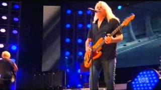 REO Speedwagon - Back on the Road Again (Live - 2010)