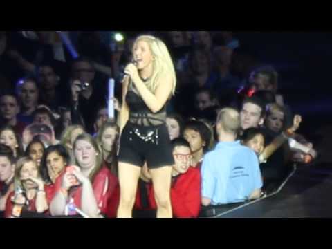 Ellie Goulding and Taylor Swift - Burn Live at the O2 arena 2014 Feb 11th