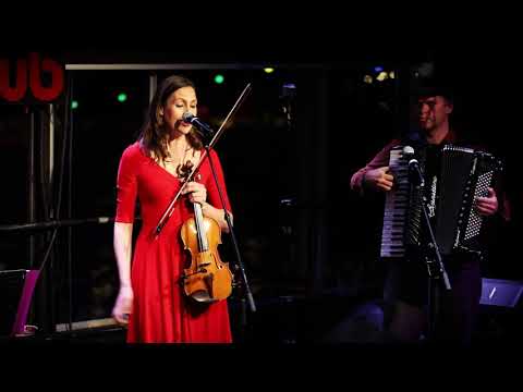 Estampa performs Dream A Little Dream (Les yeux ouverts) @ The Brisbane Jazz Club