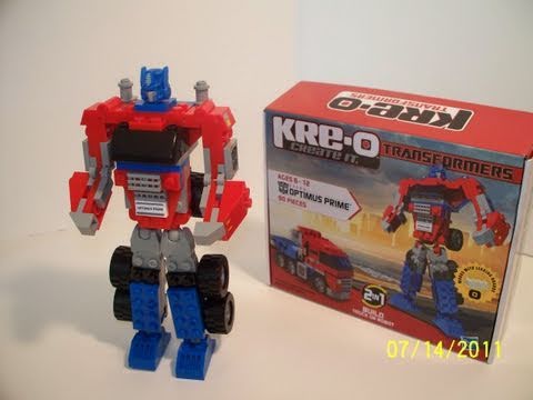KRE-O TRANSFORMERS OPTIMUS PRIME 90 PIECE SET TOY REVIEW