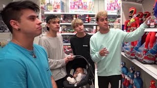 WE LOST OUR BABY BROTHER IN TOYS "R" US!