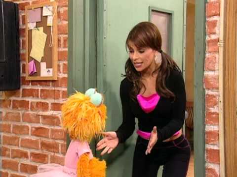 Sesame Street: Zoe's Dance Moves - Clip