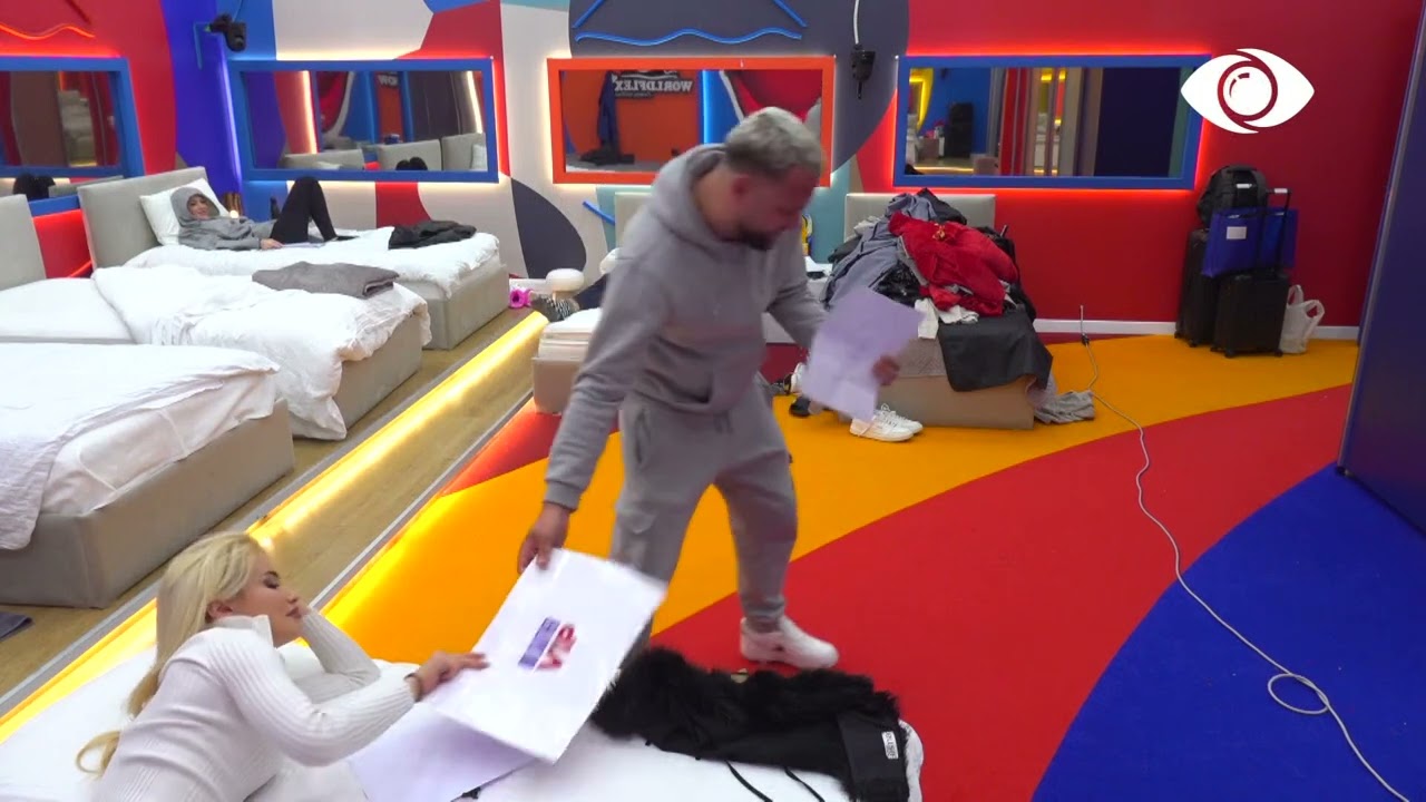 Fushata e firmave e Luizit: Dua ti bie Oltës, Maestros dhe Kristit!/ Firmos Bledi