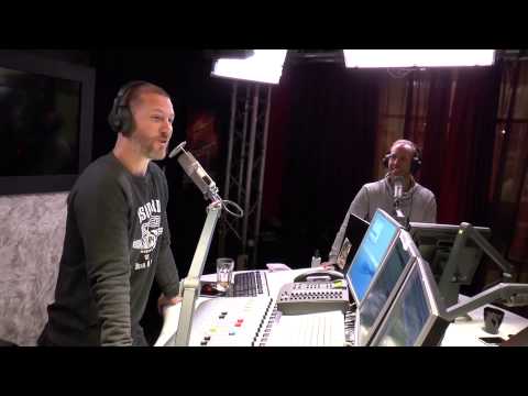 Hans Shimoda hjälper Martin Björk med kärlekslivet - VAKNA MED NRJ