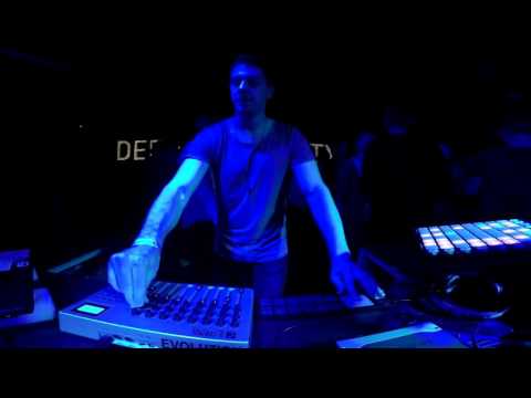 T:Maniak live @ DEEP IN THE CITY #1_BDAY // Akvárium Klub // VOLT Music Bar // 2016.02.20.