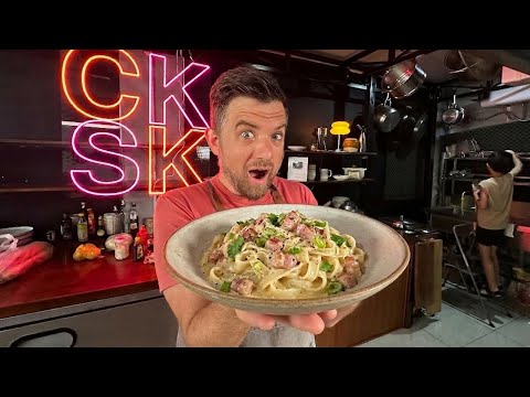 VIETNAMESE taught ITALIAN how to make carbonara (LIVE)