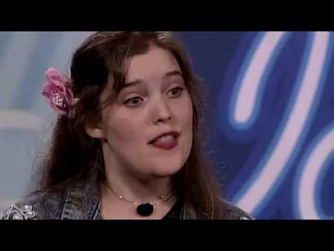 Women singing Isla Bonita by Madonna - Audition - Season 3