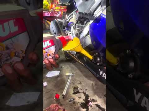 Motul 7100 20W 50 Engine oil, liquimoly engine flush #r15 #r15v3 #yamaha #shortvideo #youtubeindia