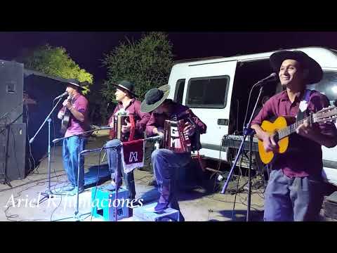 Grillito Martearena en pje la Argentina entre Taco Poso y fuerte Esperanza Chaco 