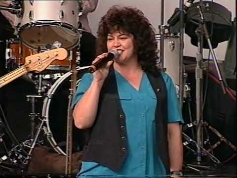 Christie Allen - Goosebumps (Mushroom 25)