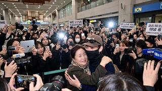 Download lagu Wow, crazy! BTS's V's moment with his mother at the airport has fans excited. mp3