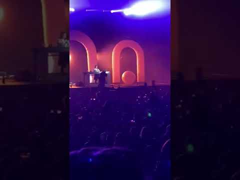 Marc Rebillet - Your new morning alarm clock / Get up (Live in Montreal)