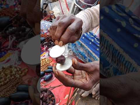 ऐसे करें असली रुद्राक्ष की पहचान