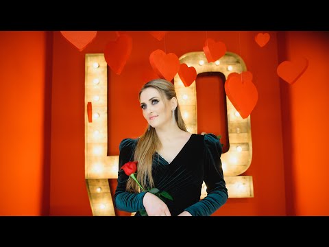 Larisa Harea- Cred în iubire (Official Video)