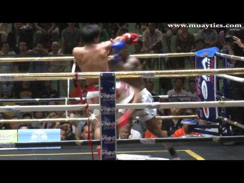 Muay Thai - Somrak Khamsing vs Warren Tu - New Lumpini Stadium, 28th February 2014