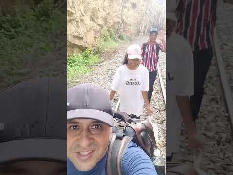 Trilha - Cachoeirão em Licínio de Almeida Ba. 