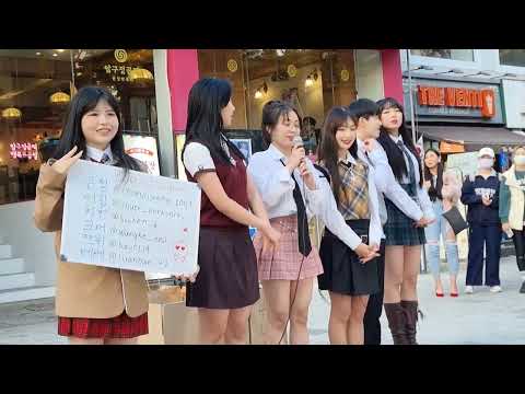 FRIDAY. MIC. HONGDAE BUSKING.