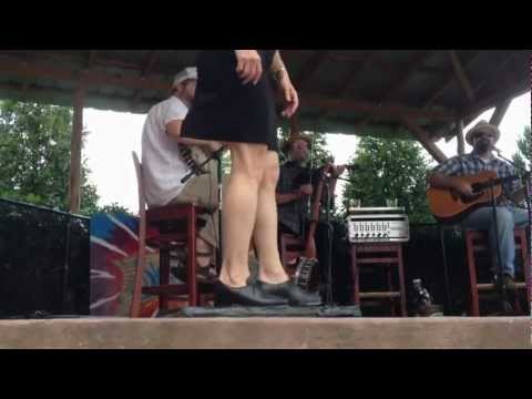 Miss Moonshine buckdancing to Cumberland Gap - Georgia Crackers