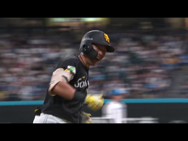 【2回表】愛する男の一撃!! ホークス・中村晃 ライトブルペンへの今季2号ホームランで先制!! 2025年8月22日 北海道日本ハムファイターズ 対 福岡ソフトバンクホークス