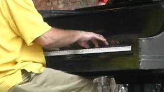 todd hepburn performing 'Maple Leaf Rag' live at Cincy Blues Fest