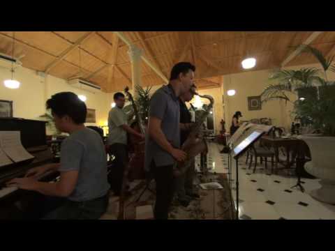 BOSS TENORS - Nobody's Song But His Own