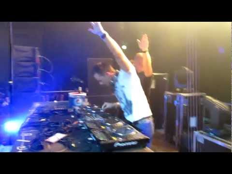 YVES V-Kidsos VS. Flash(Nicky Romero Rmx) @ East End Studios MI Overmind Special Edition (HD)