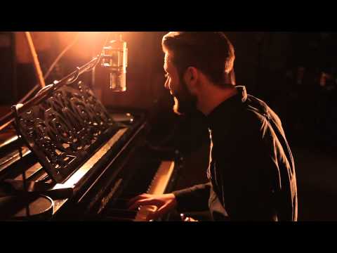 Fifty Shades of Grey Soundtrack Crazy in Love  - Beyonce (Roman Lob acoustic Cover)