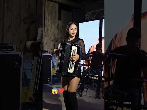 Por que essa música conquista tantos corações e domina as paradas?