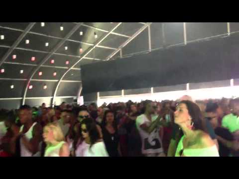 Brian Chundro & Santos op LatinVillage 2013