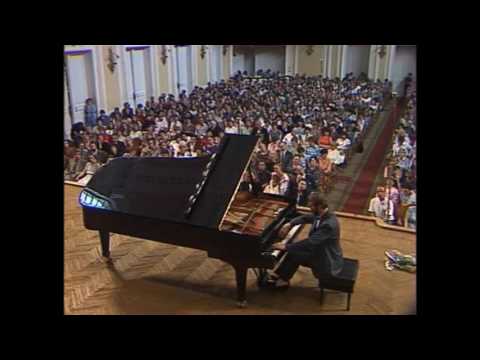 Chopin, Nocturne n°2 - Roger Muraro (Tchaikovsky Competition, 1986)