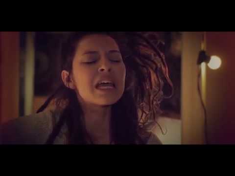 Marina Peralta - Vida