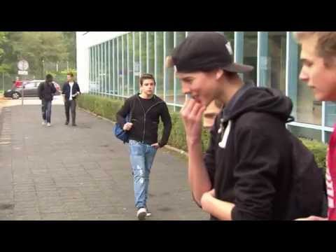 Brugklas Seizoen 01 Aflevering 10 - Pispaal & Pesten