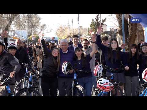 Plan TuBi: Poggi entregó bicicletas a 114 alumnos de seis escuelas de Villa Mercedes