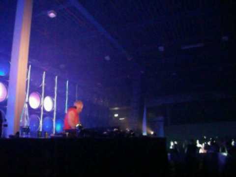 Mark Sherry @ Trance Energy 2010 playing Mark Sherry vs Dr Willis 'Seismic' (Original mix)