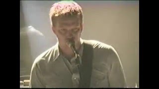 Queens of the Stone Age w/ Dave Grohl - I Think I Lost My Headache (NYC 2002)