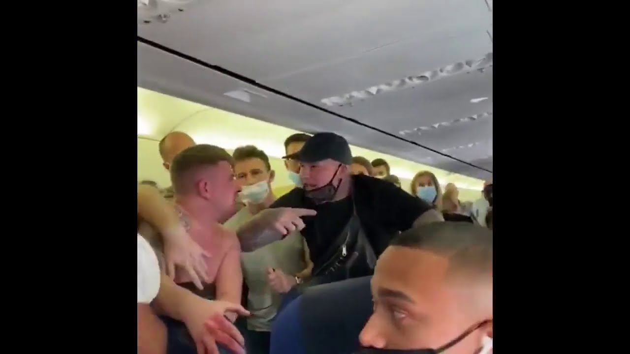 Իբիցա ուղեւորվող ինքնաթիռում ուղեւորները ծեծկռտուք են կազմակերպել դիմակ չկրելու համար