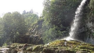 preview picture of video 'Les Fontaines Pétrifiantes - La Sône (Isère) - Rhône Alpes'