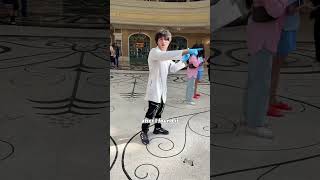 Cloning a FEMALE in a DNA Laboratory 🧬🥼