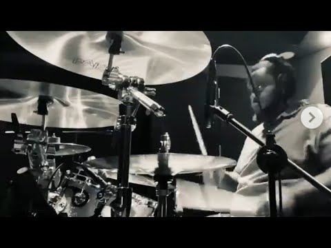 David Chiverton 🥁🔥 drumming for the Smoogies Band❗