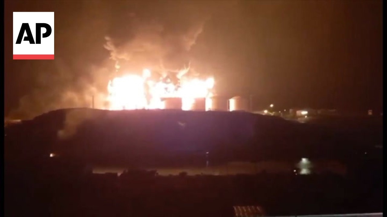 Video | Fuel tanks on fire at Port of Salalah in Oman after Iran attacks