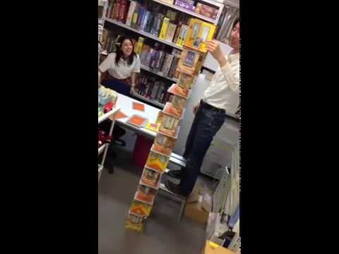 カードが崩れる様子