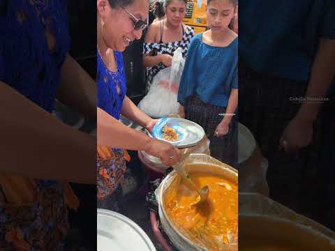 Hoy disfrutamos la Comida de San Cristóbal Verapaz