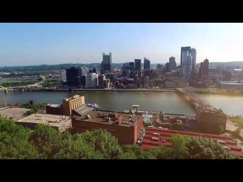 応用研究所。  発見と革新の70年を記念して (Applied Research Laboratory:  Celebrating 70 years of Discovery and Innovation)